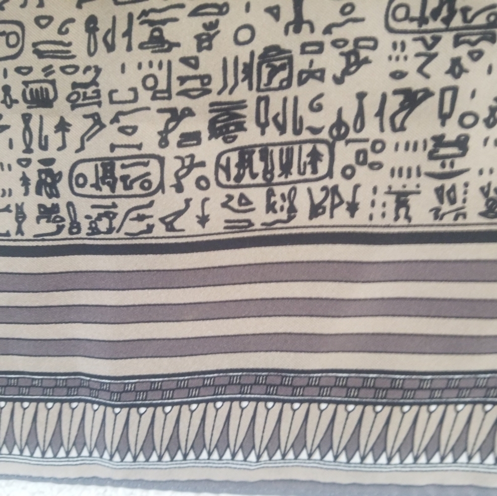 Vintage MCM Ancient Egyptian Hieroglyphs Tan/Black Square Scarf 24" Square - Picture 6 of 11